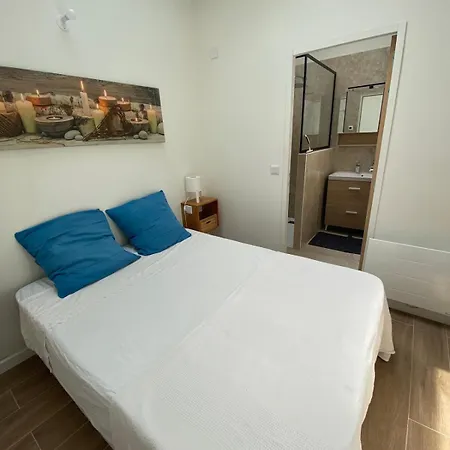 Apartment Parc Asterix, Sherwood Park, Royaumont Abbey *